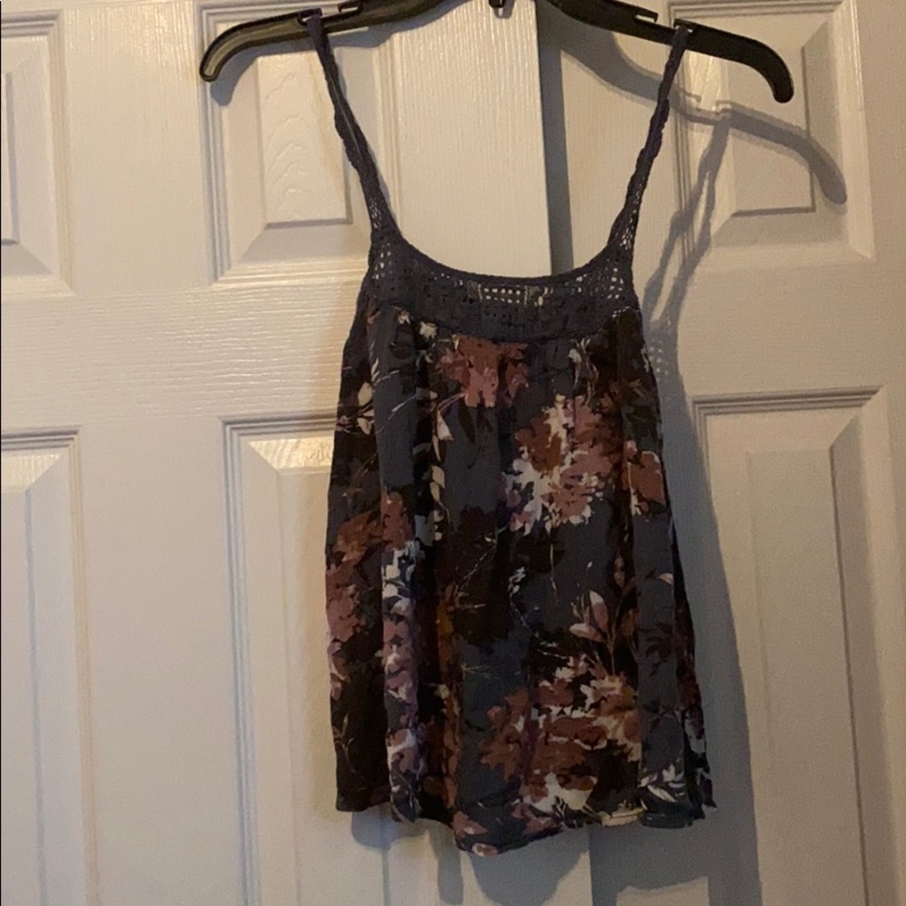 Cute cropped floral tank top